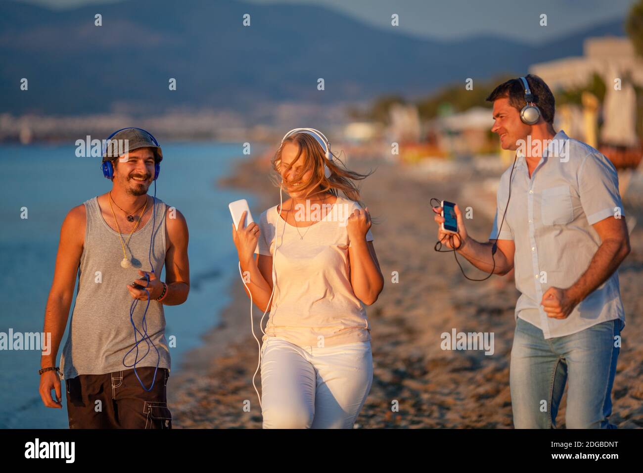 Lustiges musiklied -Fotos und -Bildmaterial in hoher Auflösung – Alamy
