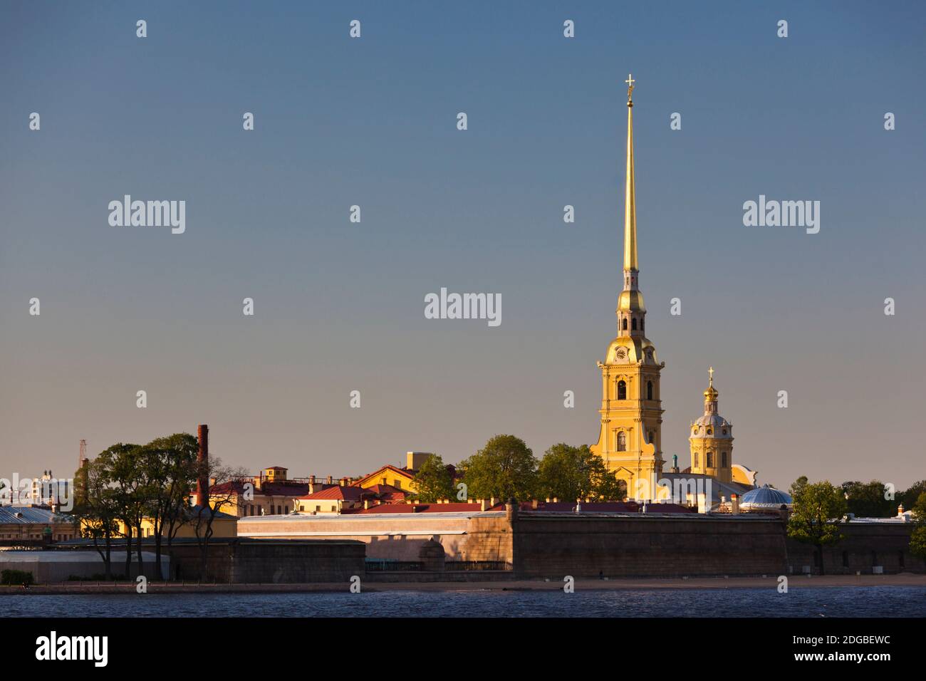 Heilige Peter und Paul Kathedrale, Peter und Paul Festung, Neva Fluss, St. Petersburg, Russland Stockfoto