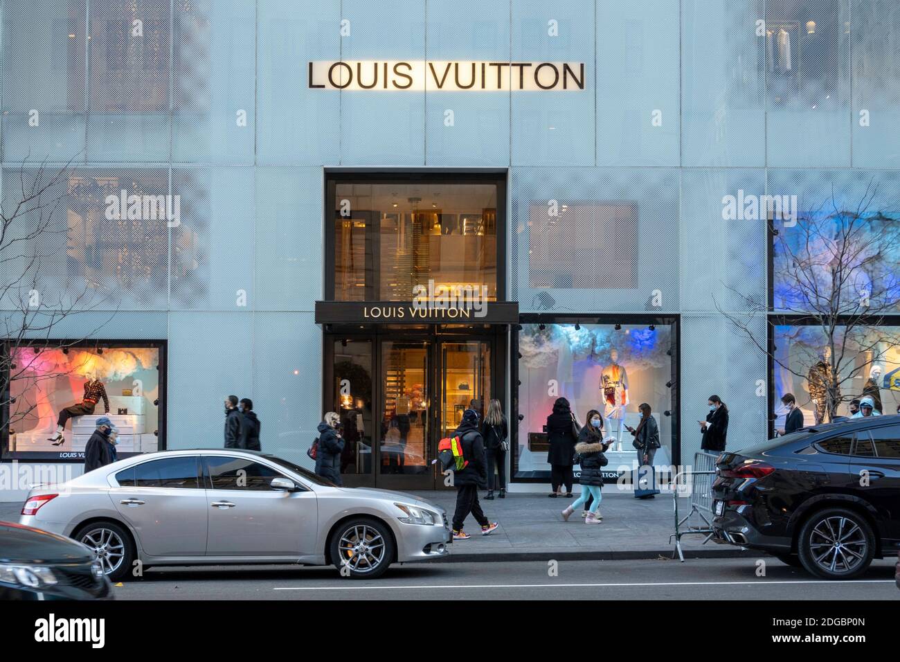 Louis Vuitton Store auf der Fifth Avenue in New York City, USA Stockfoto