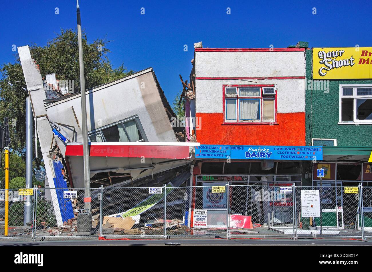 Geschäfte beschädigt vom 22. Februar 2011 Erdbeben, Linwood, Christchurch, Region Canterbury, Südinsel, Neuseeland Stockfoto