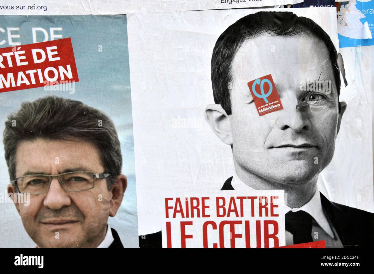 Am 4. April 2017 sind in Paris, Frankreich, die Wahlplakate mit den Kandidaten für die Präsidentschaftswahl 2017 Jean-Luc Melenchon und Benoit Hamon zu sehen. Foto von Alain Apaydin/ABACAPRESS.COM Stockfoto