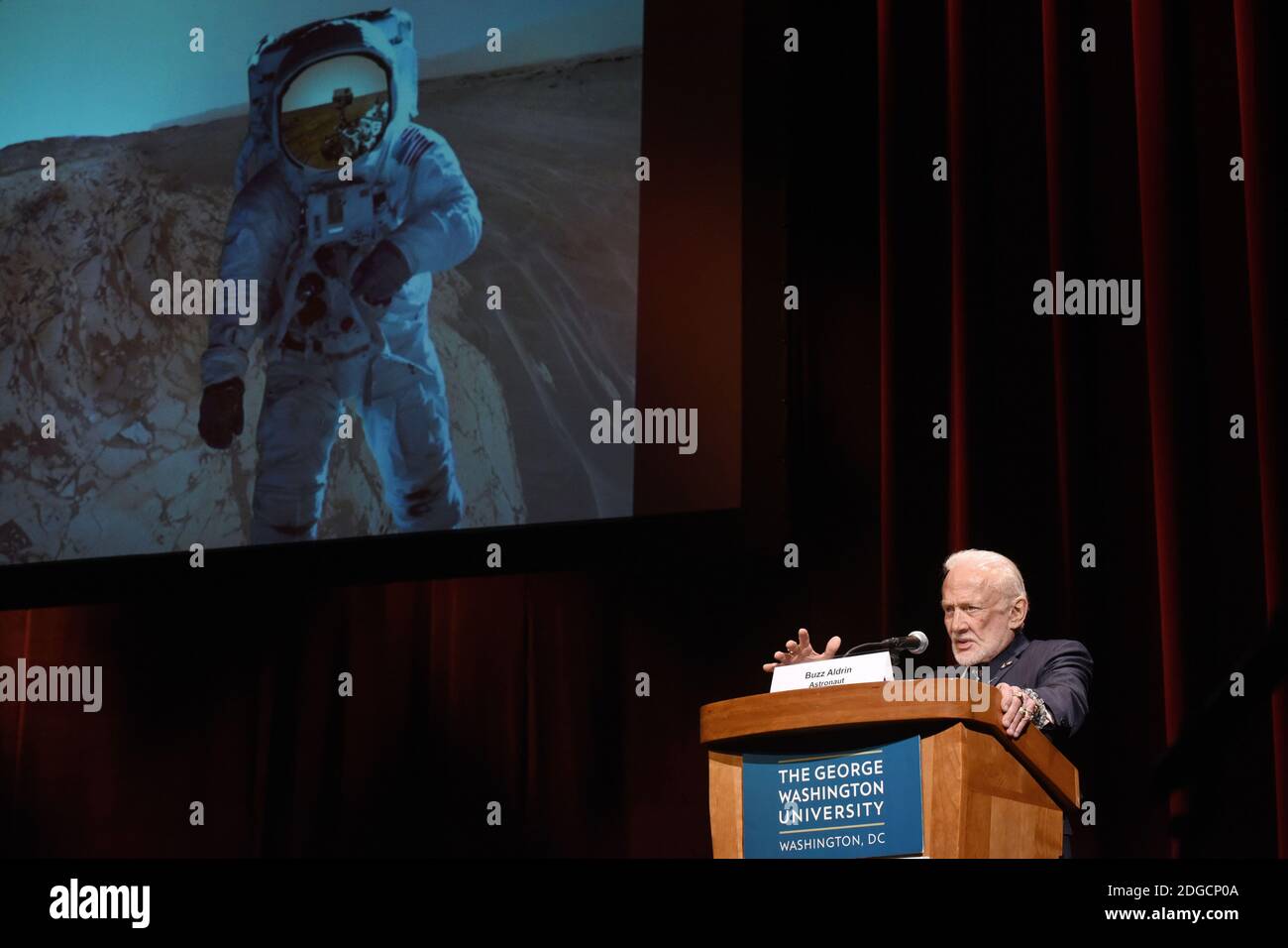 Gemini XII & Apollo XI Astronaut Buzz Aldrin spricht während des Humans 2 Mars Summit an der George Washington University in Washington, DC, am 9. Mai 2017. Foto von Olivier Douliery/ Abaca Stockfoto