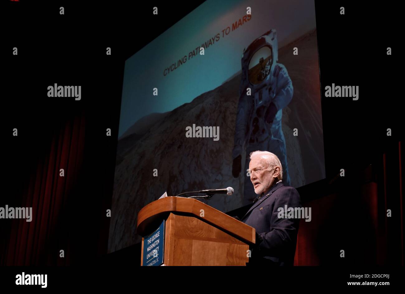 Gemini XII & Apollo XI Astronaut Buzz Aldrin spricht während des Humans 2 Mars Summit an der George Washington University in Washington, DC, am 9. Mai 2017. Foto von Olivier Douliery/ Abaca Stockfoto