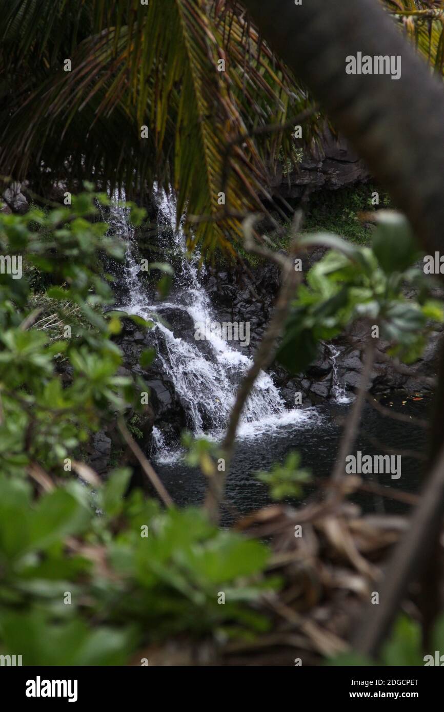 Versteckter Wasserfall Stockfoto