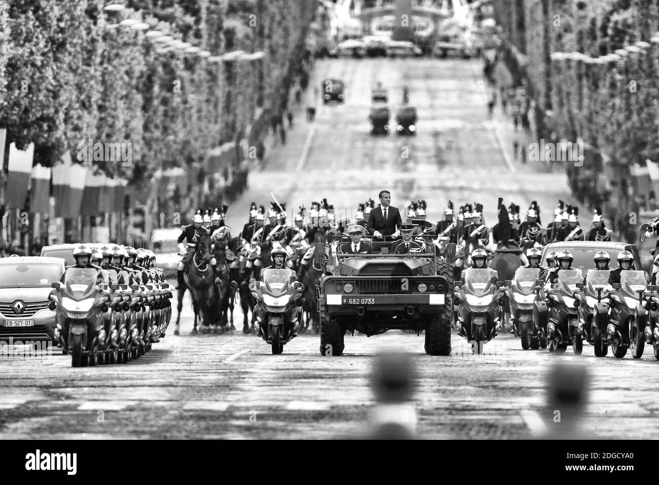 Der neue französische Präsident Emmanuel Macron kommt auf der Champs Elysees Avenue und dem Arc de Trimphe an, nachdem er am 14. Mai 2017 in Paris, Frankreich, feierlich verflucht hat. Foto von Ammar Abd Rabbo/ABACAPRESS.COM Stockfoto