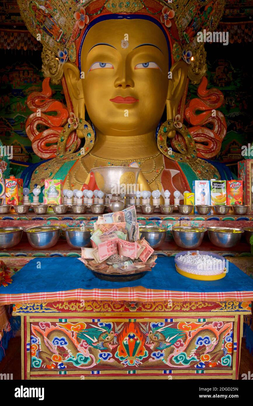 Detail der großen Maitreya Buddha Skulptur. Thikse Kloster, Thikse, Ladakh, Jammu und Kaschmir, Indien. Der Zukünftige Buddha Stockfoto
