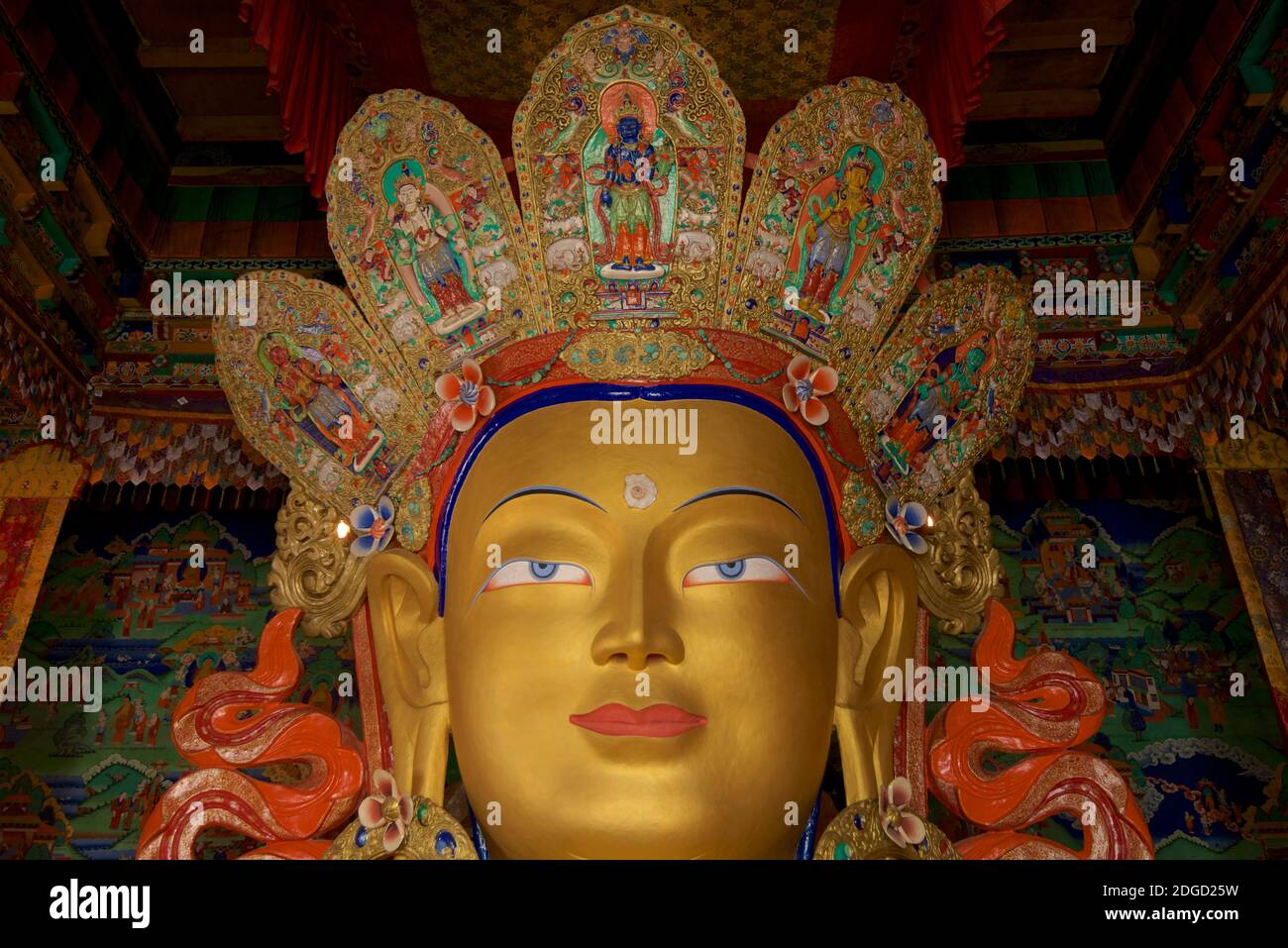 Detail der großen Maitreya Buddha Skulptur. Thikse Kloster, Thikse, Ladakh, Jammu und Kaschmir, Indien. Der Zukünftige Buddha Stockfoto