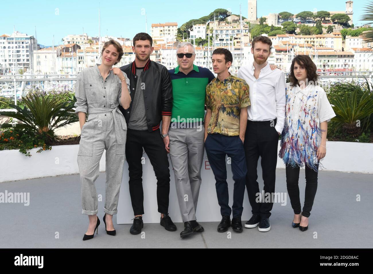 Regisseur Robin Campillo, Nahuel Perez Biscayart, Arnaud Valois, Adele Haenel, Coralie Russier, Aloise Sauvage, Ariel Borenstein, Antoine Reinartz, Felix Maritaud, Jean-Francois Auguste, Jerome Clement, Julien Herbin, Mehdi Rahim-Silvioli, Simon Bourgade, Theophile Ray, Mehdi Toure und Simon Guelat bei der Fotoaufnahme '120 Battements par minute' im Rahmen der 70. Filmfestspiele von Cannes am 20. Mai 2017 in Cannes, Frankreich. Foto von Nicolas Genin/ABACAPRESS.COM Stockfoto