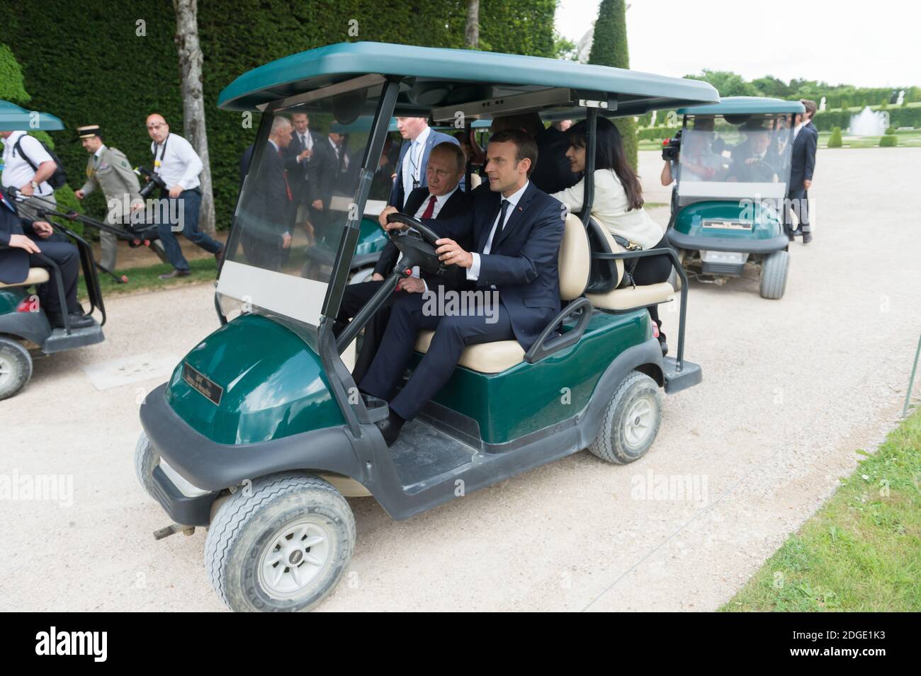 Golfwagen Fahren Stockfotos Und Bilder Kaufen Alamy