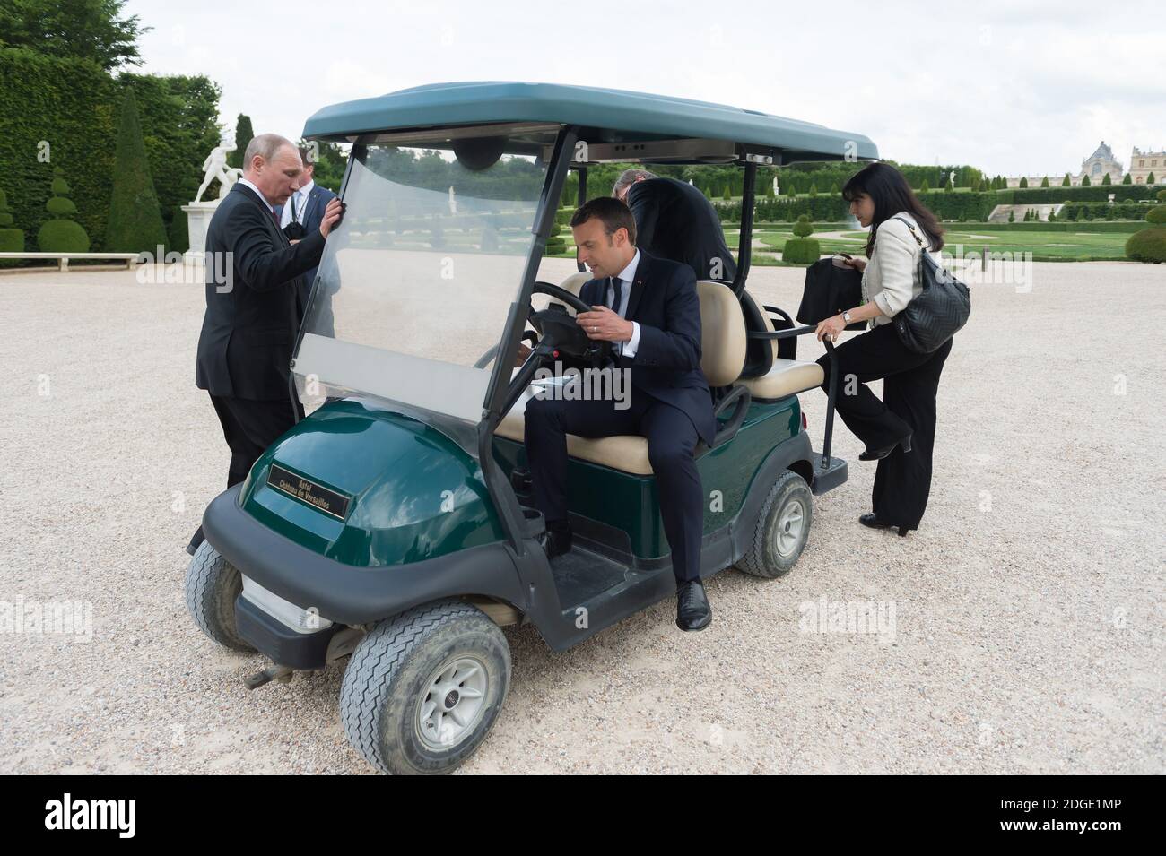 Golfwagen Fahren Stockfotos Und Bilder Kaufen Alamy