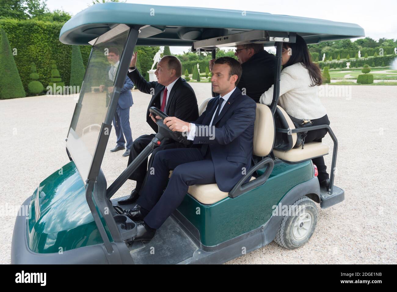 Golfwagen Fahren Stockfotos Und Bilder Kaufen Alamy