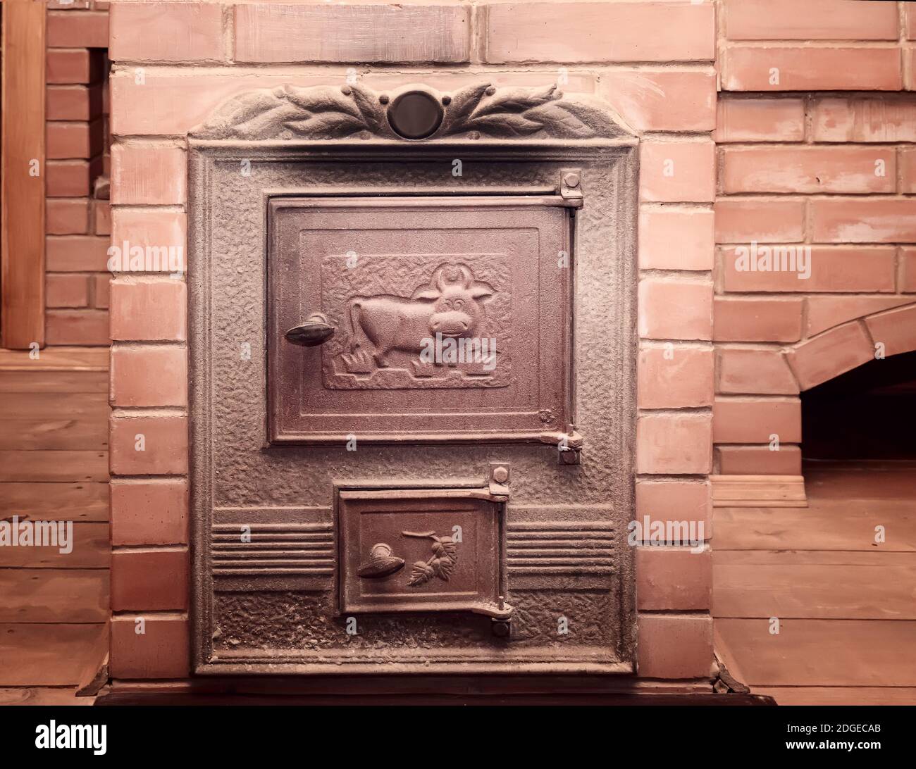 Der Holzofen für die Russische Badewanne. Stockfoto