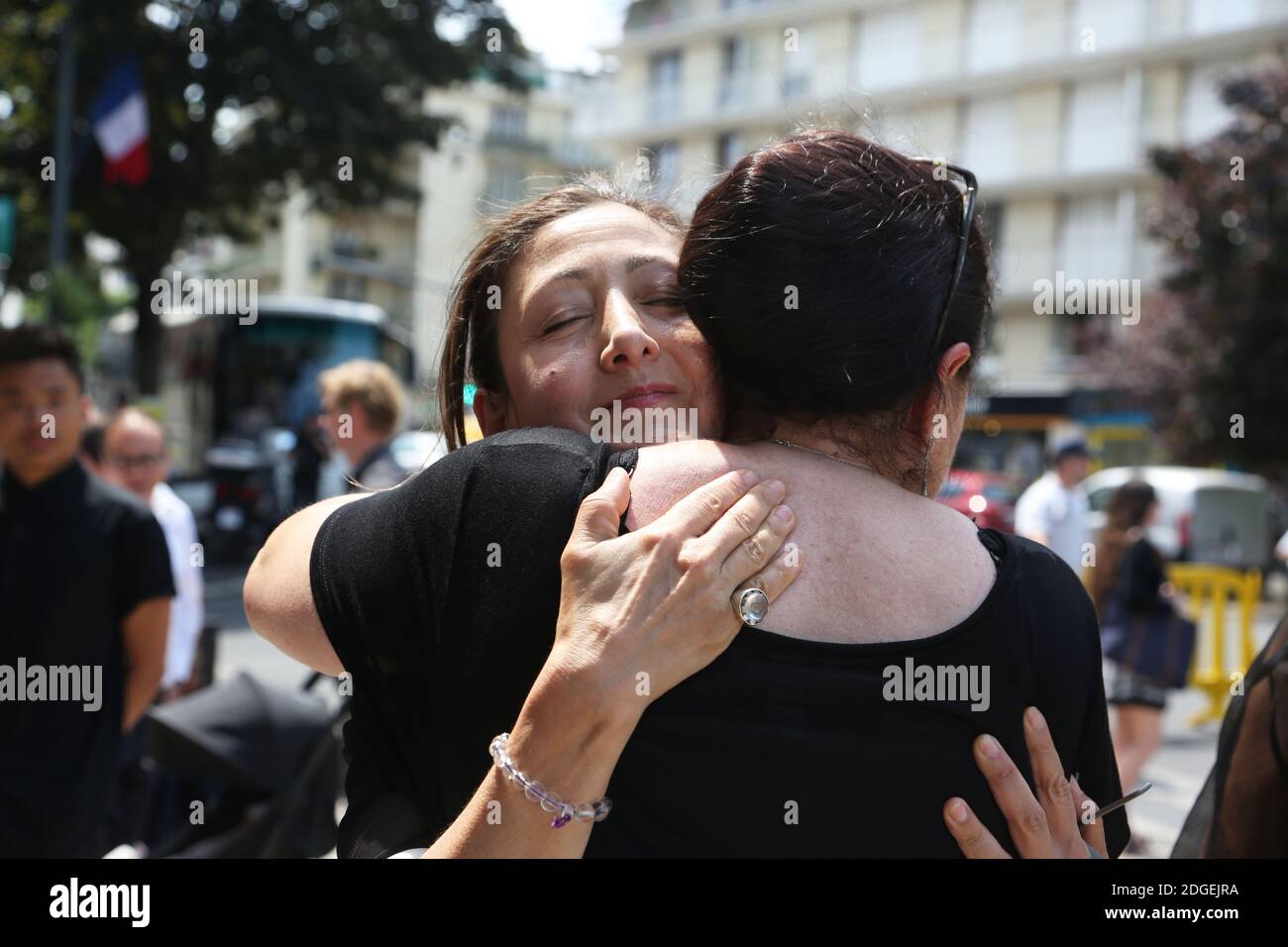 Plusieurs personnalites de media, Delphine Ernotte presidente de France Television, Elise Lucet, Audray Pulvard, Ingrid Betancourt, Christophe Hondelatte, Francoise Joly et Guilaine Chenu, ses proches et anonymes rendu hommages Herve Ghesquiere, le journalistes de France Television etais decede le 14 juin 2017 de, Paris, France, près le 20 juin 2017. Foto par Somer/ABACAPRESS.COM Stockfoto