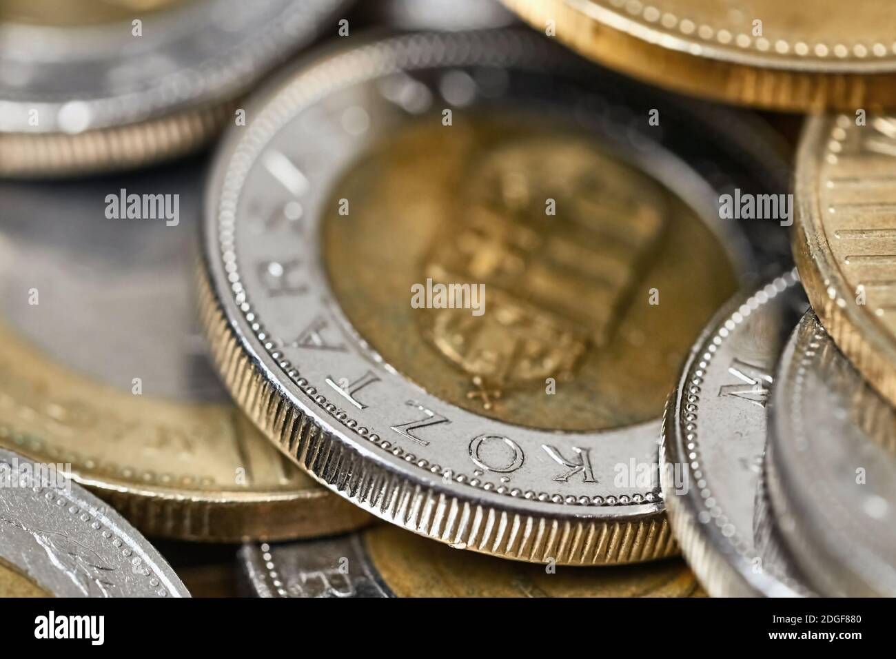 Viele Münzen 100 Ungarische Forint Stockfoto