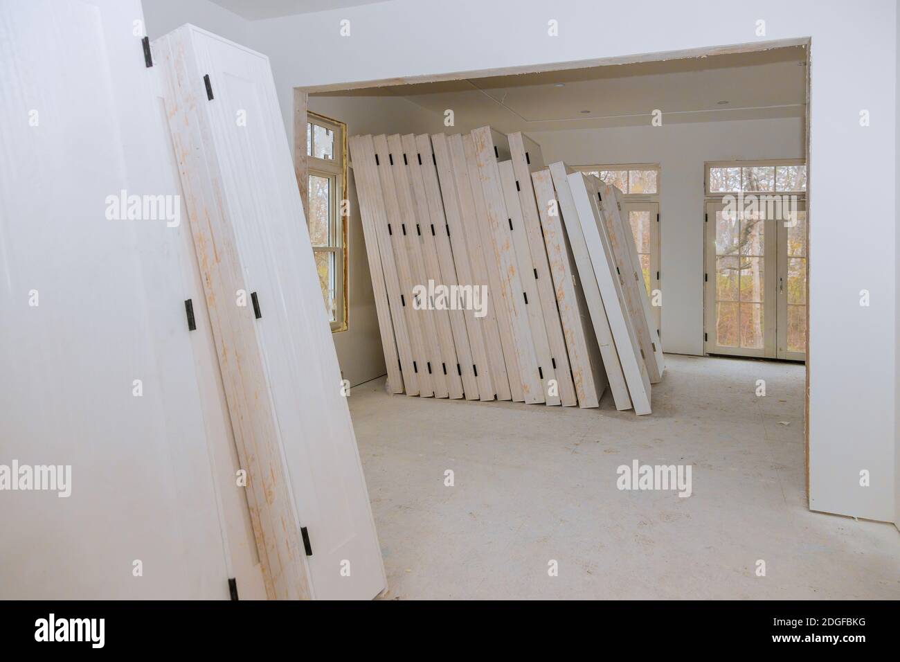 Im Bau, die Installation von Material neues Haus für Reparaturen in einer Wohnung ist Umbau Stockfoto