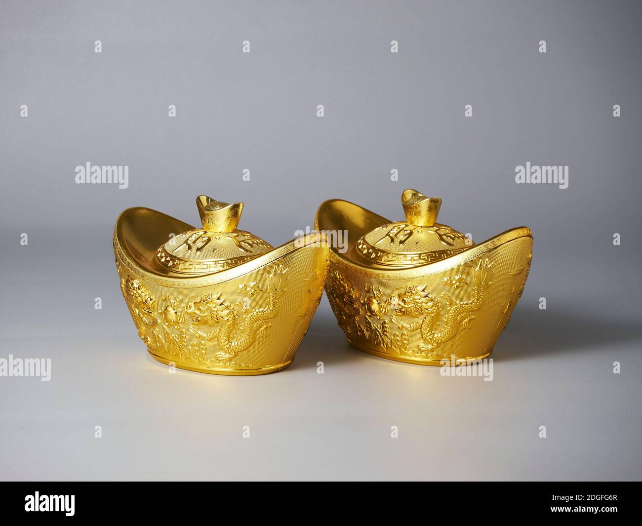 Nachahmung der alten chinesischen Währung, die jetzt weit verbreitet ist Wird verwendet, um das chinesische Neujahr zu schmücken Stockfoto