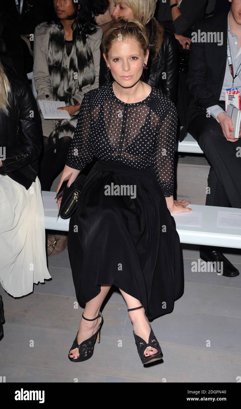 Emilia Fox besucht Caroline Charles Catwalk Show, BFC Tent, Somerset House, Teil der London Fashion Week. Stockfoto