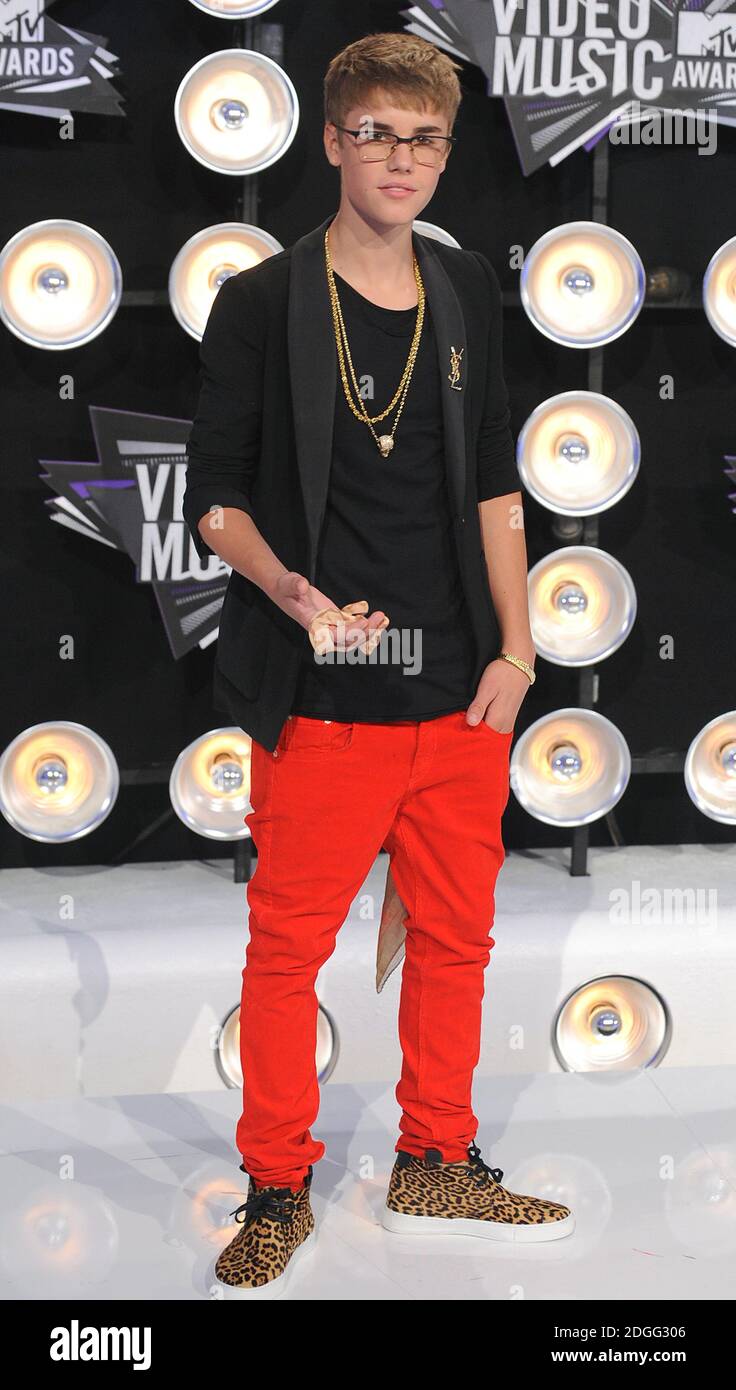 Justin Bieber kommt bei den MTV Video Music Awards 2011 im Nokia Theater L.A. an LIVE am 28. August 2011 in Los Angeles, Kalifornien. Stockfoto