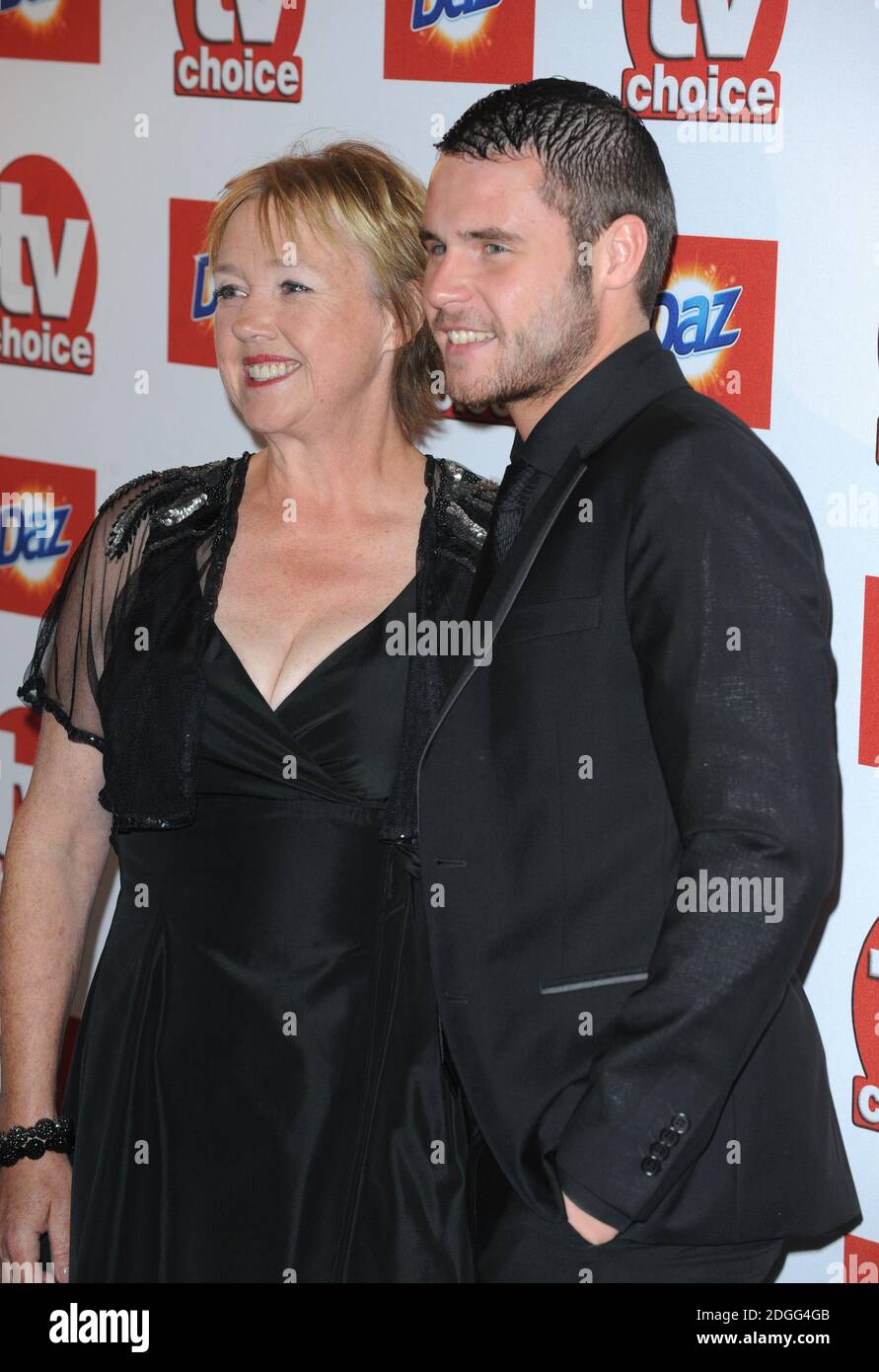 Pauline Quirke und Danny Miller bei der TV Choice Awards 2011, The Savoy London. Stockfoto