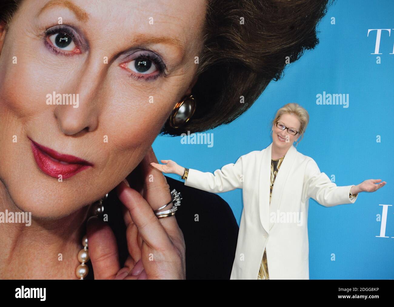 Meryl Streep und Direktorin Phyllida Lloyd enthüllen das Plakat für die Iron Lady in Westminster, London. Stockfoto