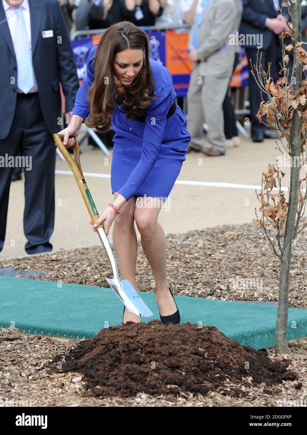 Die Herzogin von Cambridge, Catherine Middleton kommt am Tree House an, das von East Anglian Childrens Hospices betrieben WIRD. Ipswich, Suffolk. Sie ist Schirmherrin der Wohltätigkeitsorganisation. Stockfoto