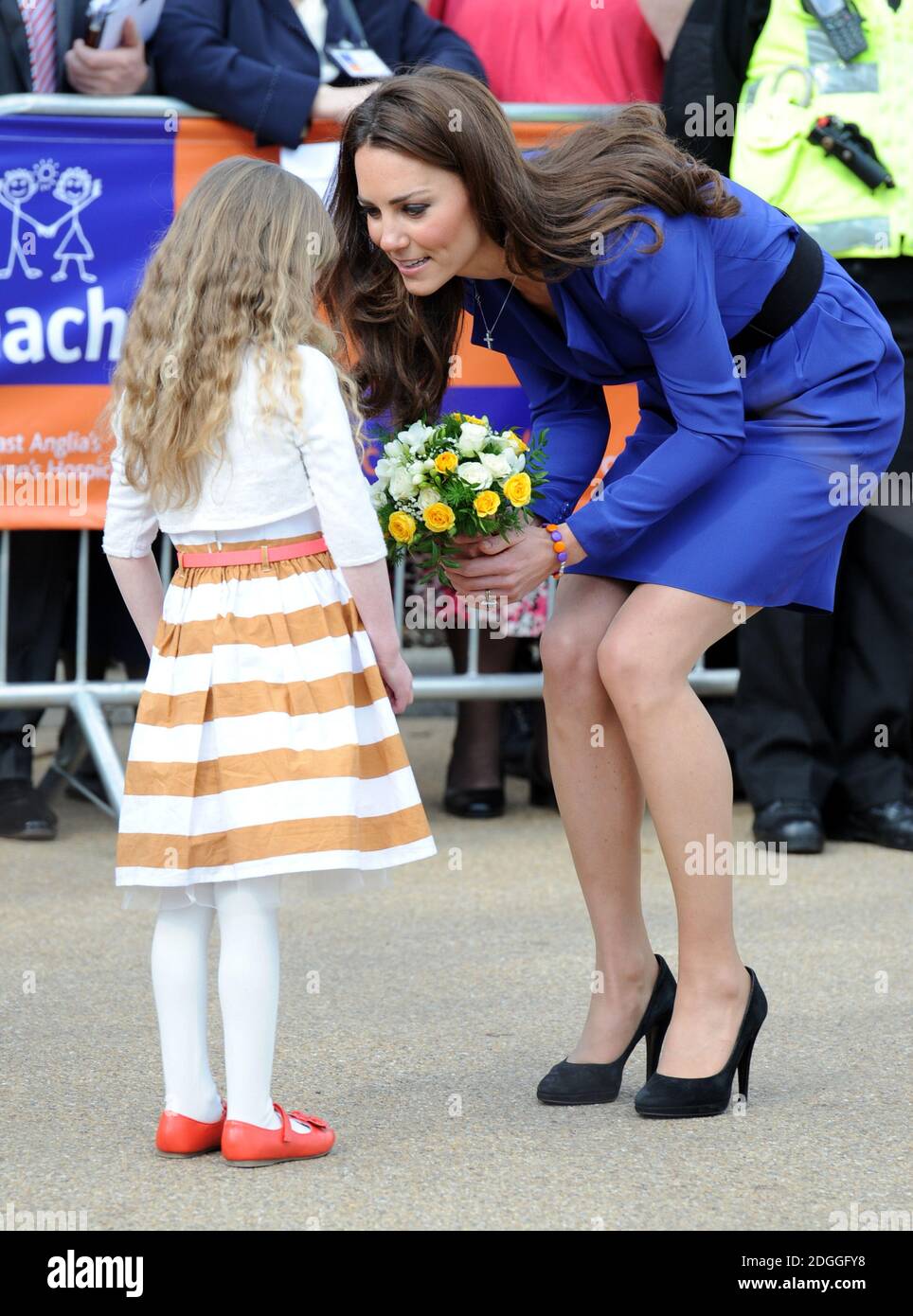 Die Herzogin von Cambridge, Catherine Middleton kommt am Tree House an, das von East Anglian Childrens Hospices betrieben WIRD. Ipswich, Suffolk. Sie ist Schirmherrin der Wohltätigkeitsorganisation. Stockfoto