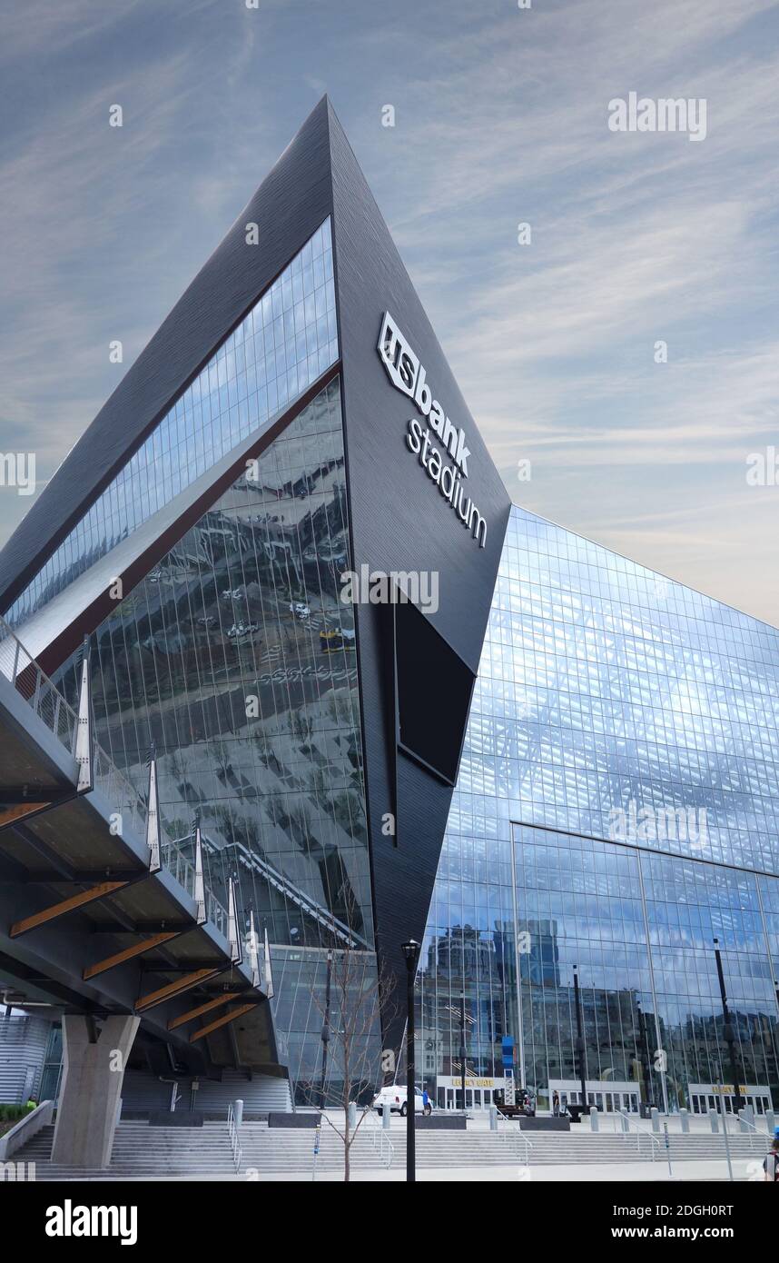 MINNEAPOLIS, MN/USA - 7-09-2018: Blick auf das US Bank Stadium, die Heimat der NFL Minnesota Vikings Stockfoto