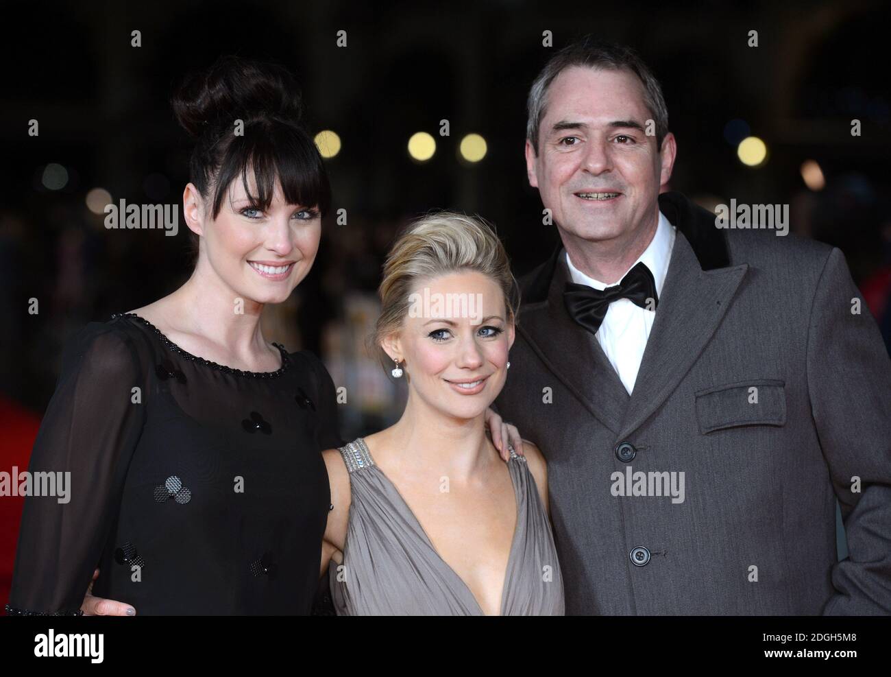 Kellie Shirley und Neil Morrissey bei der Weltpremiere von Run for Your Wife, Odeon Cinema, Leicester Square, London. Stockfoto