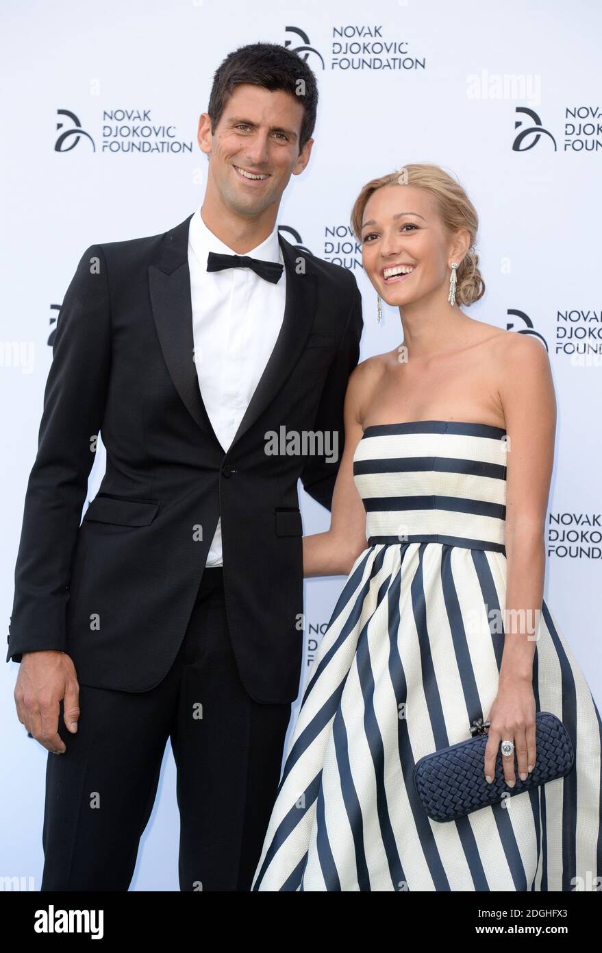 Novak Djokovic Und Ihre Freundin Jelena Ristic Kommen Beim Spendenessen Der Novak Djokovic Foundation Im Camden Roundhouse In London An Stockfotografie Alamy