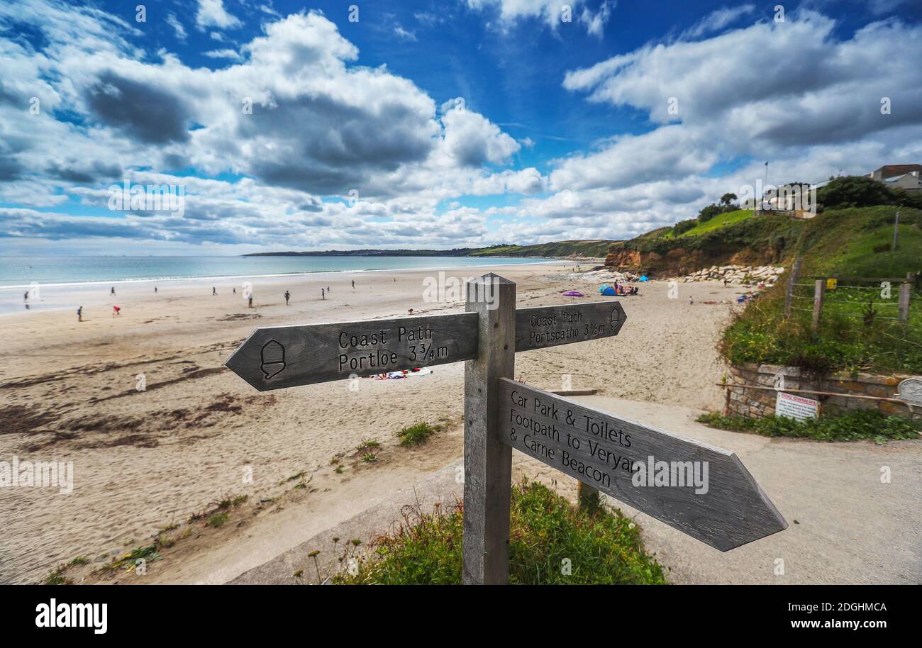 Undatierte Datei Foto von einem Strand in Cornwall. Die typische Prämie, ein Haus mit Meerblick zu kaufen, ist im vergangenen Jahr um mehr als £19,000 gestiegen, da die Nachfrage nach Küstenimmobilien während der Abriegelung gestiegen ist. Stockfoto