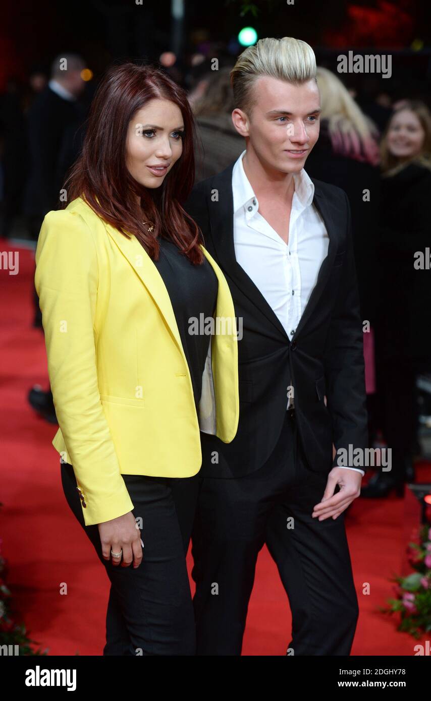 Harry Derbidge und Amy Childs bei der Premiere VON A New York Winters Tale, Kensington Odeon Cinema, London. Stockfoto