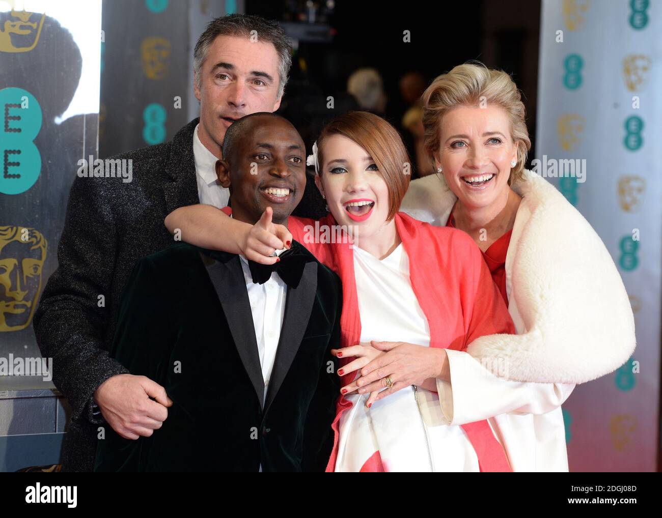 Greg Wise, Emma Thompson, Gaia Wise und Tindyebwa Agaba Wise bei der Verleihung der EE British Academy Film Awards 2014 im Royal Opera House, Bow Street, London. Stockfoto