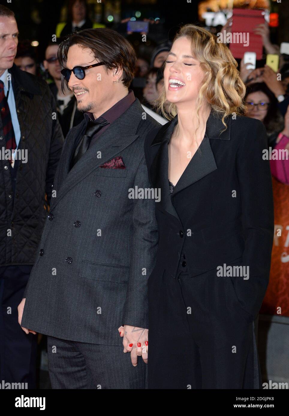 Johnny Depp und Amber hörten, wie sie bei der britischen Premiere von Mortdecai, Empire Cinema, Leicester Square, London ankamen Stockfoto