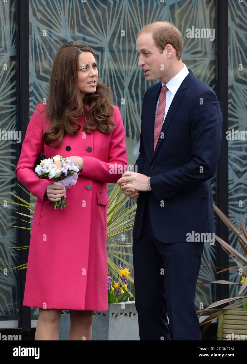 William der Herzog von Cambridge und Catherine die Herzogin von Cambridge bei der Ankunft im Stephen Lawrence Charitable Trust Gebäude, Deptford, South London. Stockfoto