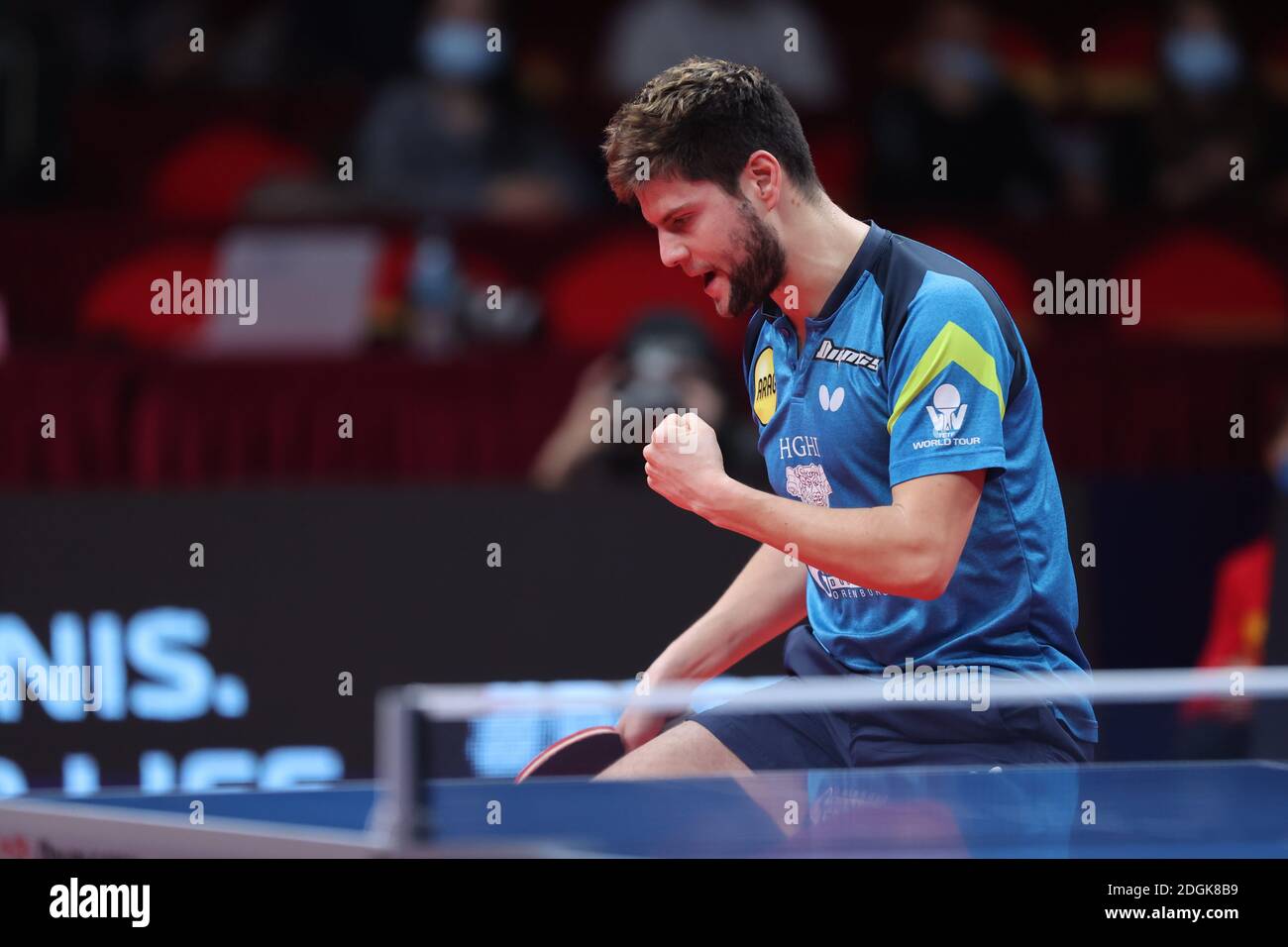 Der in der Ukraine geborene deutsche Tischtennisspieler Dimitrij Ovtcharov  spielt gegen Taiwanesen Tischtennisspieler Lin Yun-Ju beim  Männer¯Achtelfinale von Bank Stockfotografie - Alamy