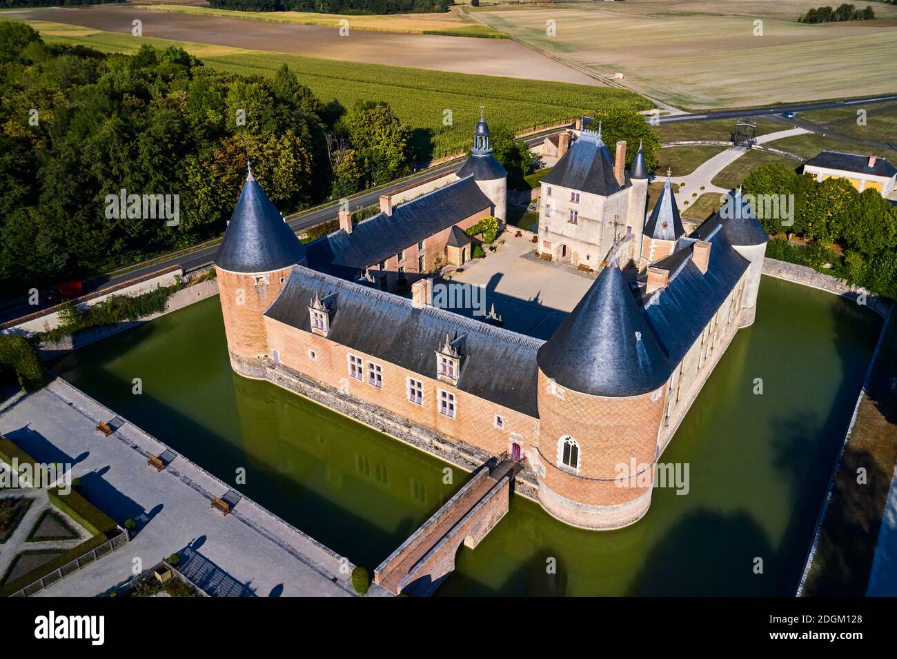 Frankreich, Loiret (45), Chilleurs-aux-Bois, Schloss Chamerolles, Eigentum des Departements Loiret (Luftaufnahme) Stockfoto