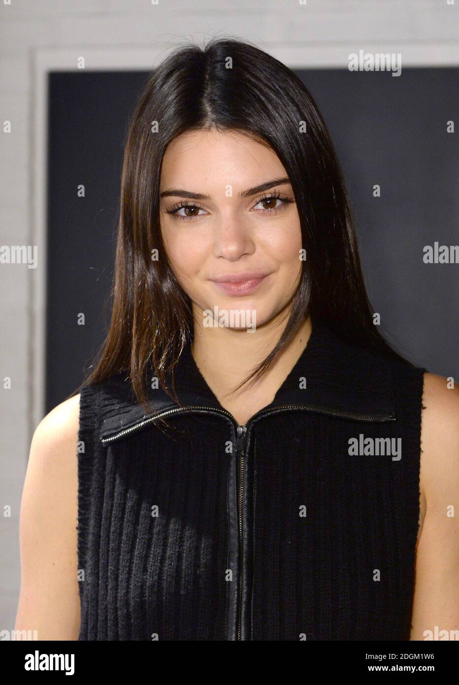 Kendall Jenner posiert neben ihrer neuen Wachsfigur bei der Enthüllung in Madame Tussauds, London. Kredit: Doug Peters/ EMPICS Unterhaltung Stockfoto