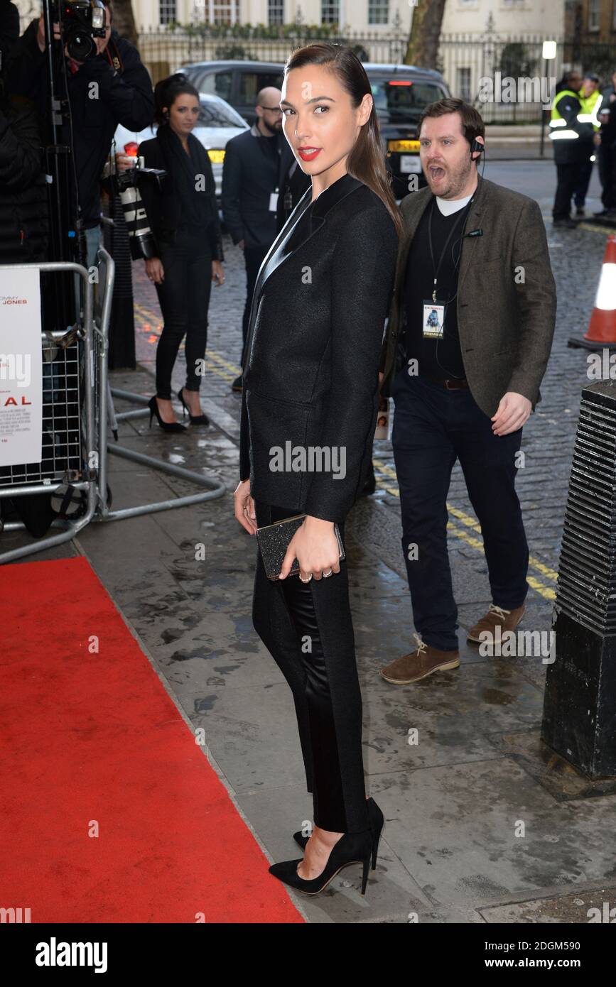 Gal Gadot bei der britischen Premiere von Criminal, dem Curzon Mayfair Kino, London. Bild: Doug Peters EMPICS Entertainment Stockfoto