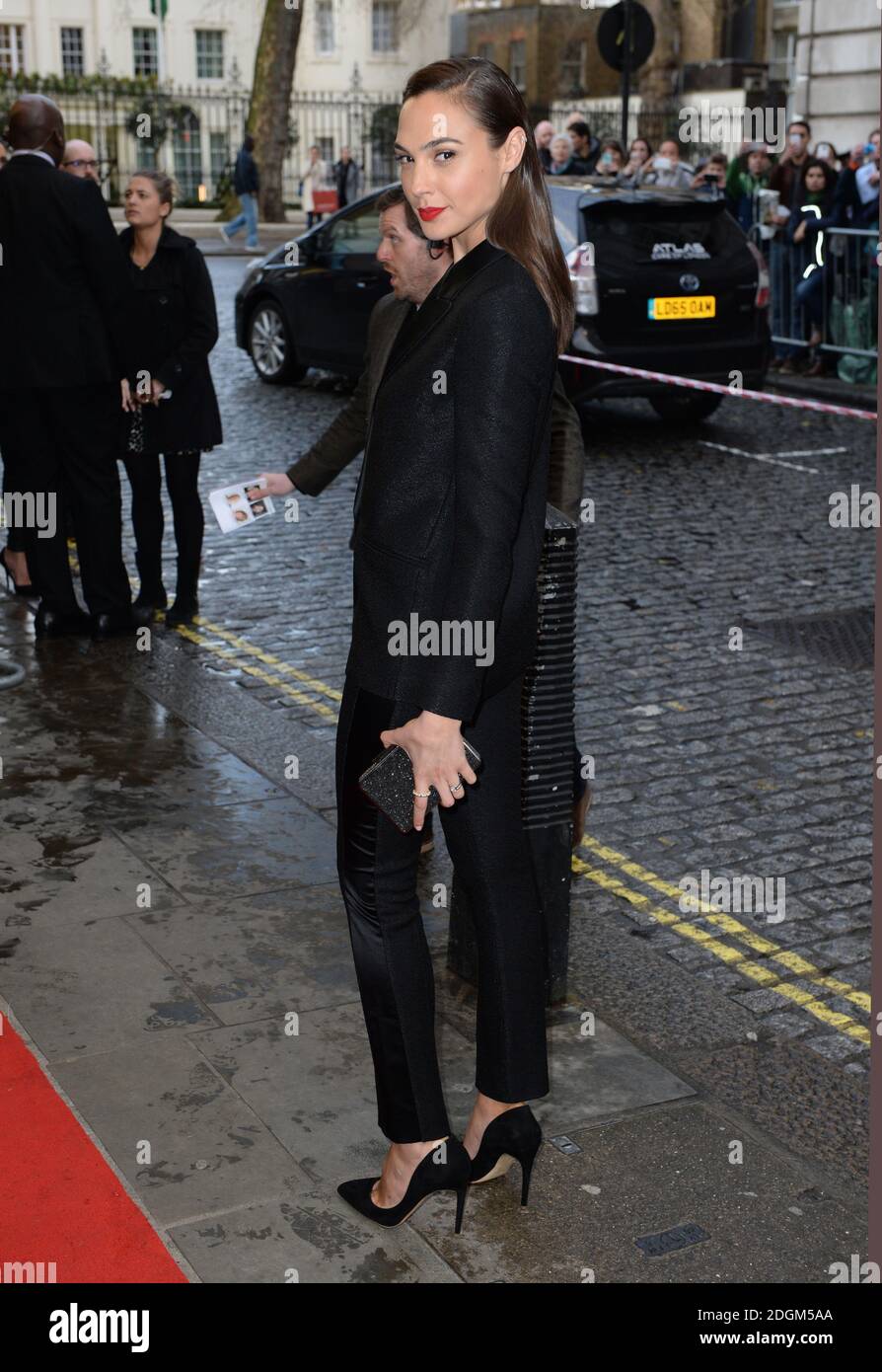 Gal Gadot bei der britischen Premiere von Criminal, dem Curzon Mayfair Kino, London. Bild: Doug Peters EMPICS Entertainment Stockfoto