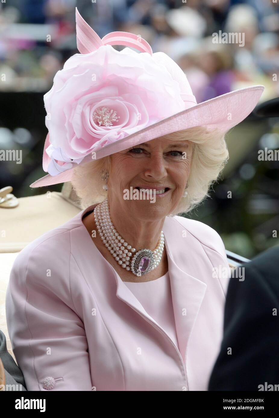 Camilla, die Herzogin von Cornwall, kommt am ersten Tag des Royal Ascot Meeting 2016 auf der Ascot Racecourse, Berkshire. Bild Kredit sollte Doug Peters / EMPICS Entertainment lesen Stockfoto