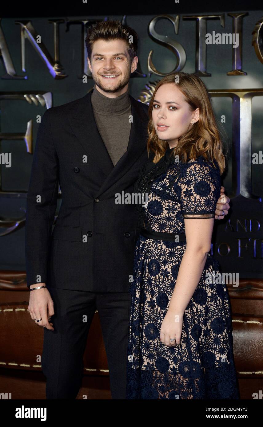 Jim Chapman und Tanya Burr bei der Europa-Premiere von Fantastic Beasts and Where to Find Them im Odeon Leicester Square, London Stockfoto