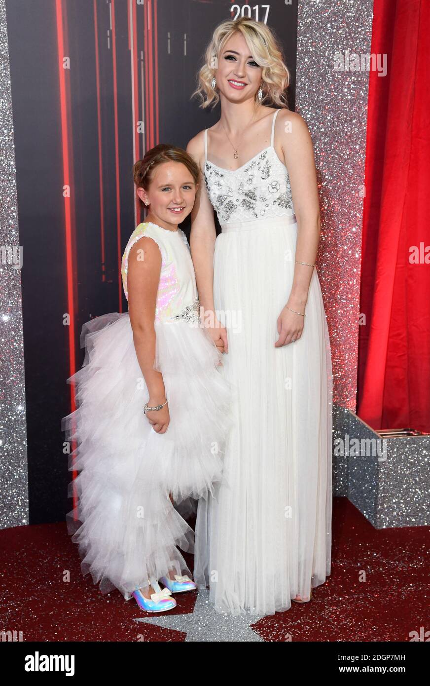 ELA May Demircan und Ashley Slanina Davies nehmen an den British Soap Awards 2017 Teil, die im Lowry Theatre in Salford, Manchester, stattfinden. Das Copyright für Fotos sollte Doug Peters/EMPICS Entertainment lauten Stockfoto