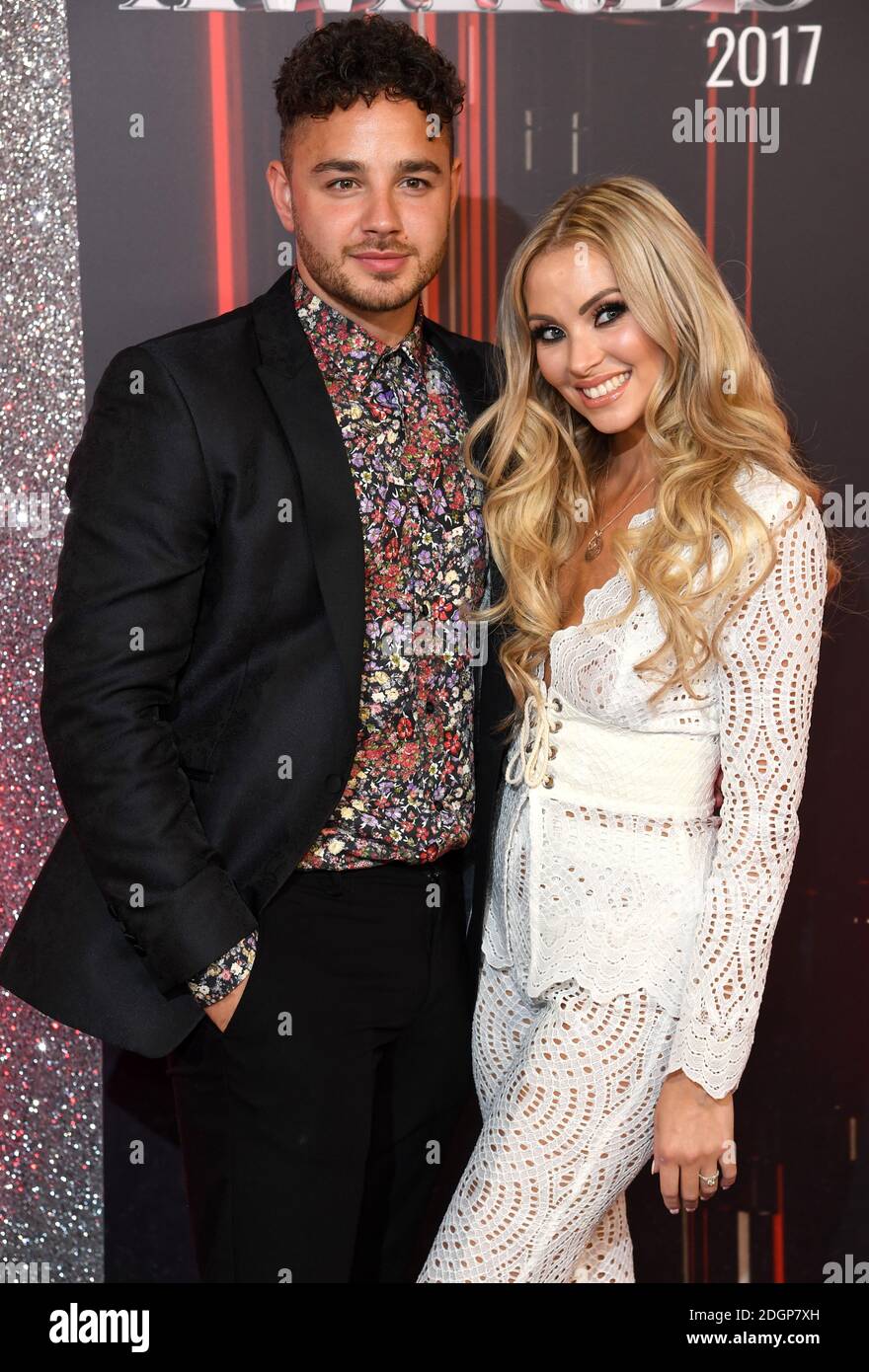 Adam Thomas und Caroline Daly bei den British Soap Awards 2017 im Lowry Theatre in Salford, Manchester. Das Copyright für Fotos sollte Doug Peters/EMPICS Entertainment lauten Stockfoto