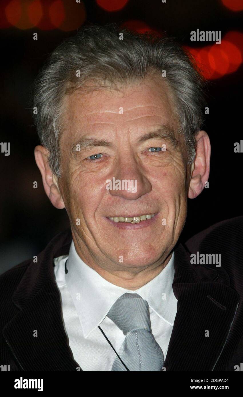 Sir Ian McKellen bei der "Herr der Ringe: Die Rückkehr des Königs"-Premiere auf dem Leicester Square in London. Â©doug peters/allactiondigital.com Stockfoto