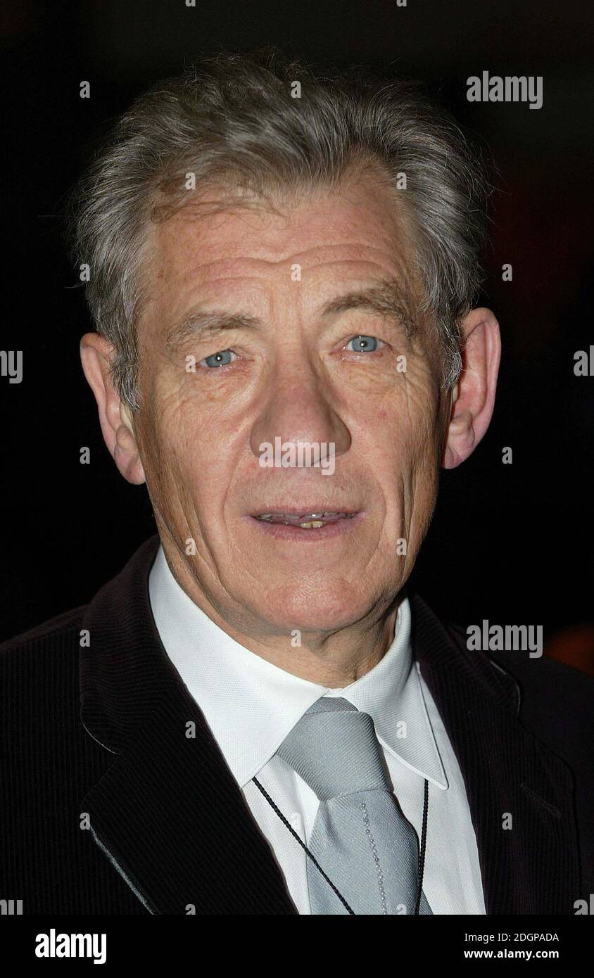 Sir Ian McKellen bei der "Herr der Ringe: Die Rückkehr des Königs"-Premiere auf dem Leicester Square in London. Â©doug peters/allactiondigital.com Stockfoto