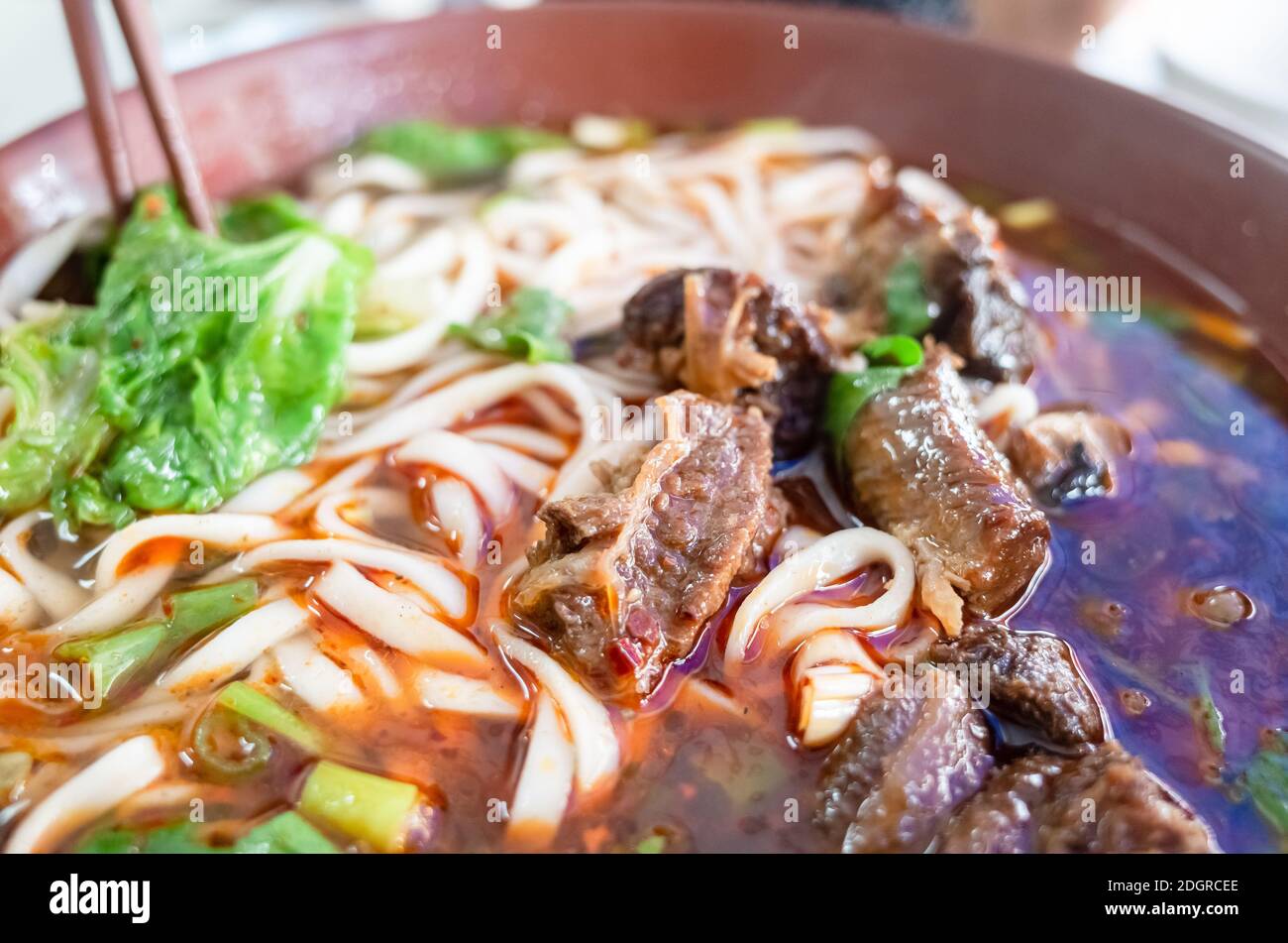 Heiß geschmorte Rind Nudelsuppe Stockfoto