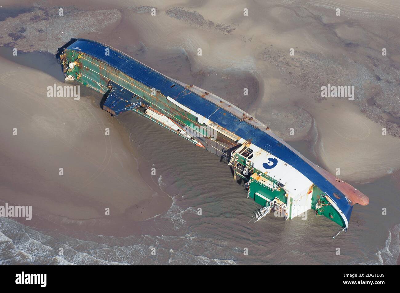 MS Riverdance auf Grund am Cleveleys Beach Stockfoto