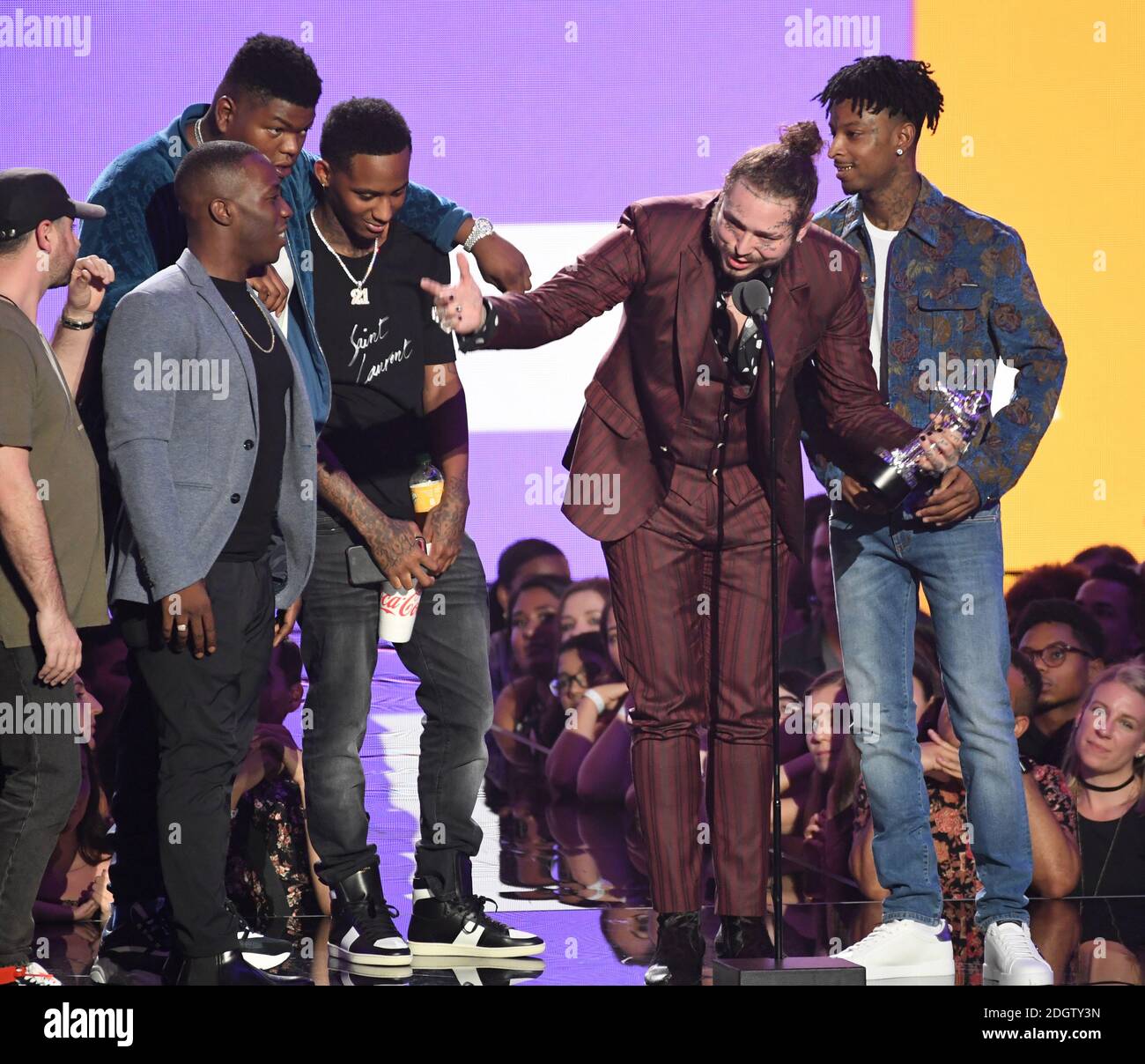 Post Malone nimmt den Preis für das Lied des Jahres auf der Bühne bei den MTV Video Music Awards 2018, Radio City, New York entgegen. Bildnachweis sollte lauten: Doug Peters/EMPICS Stockfoto