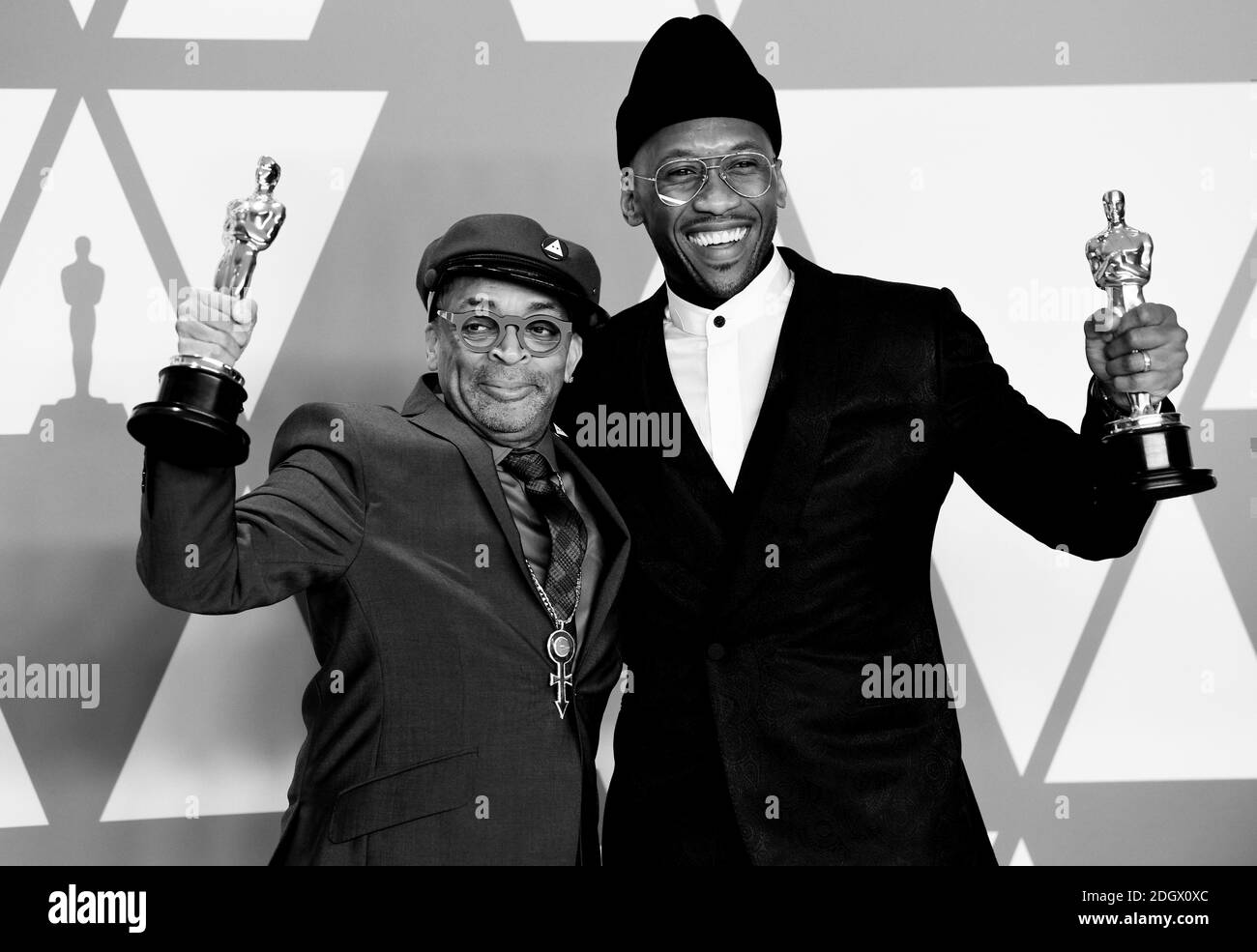 Spike Lee, Gewinner des Best Adapted Screenplay Award für BlacKkKlansman und Mahershala Ali, Gewinner des Best Supporter Actor für "Green Book" im Presseraum bei den 91. Academy Awards im Dolby Theater in Hollywood, Los Angeles, USA. Bildnachweis sollte lauten: Doug Peters/EMPICS. Stockfoto