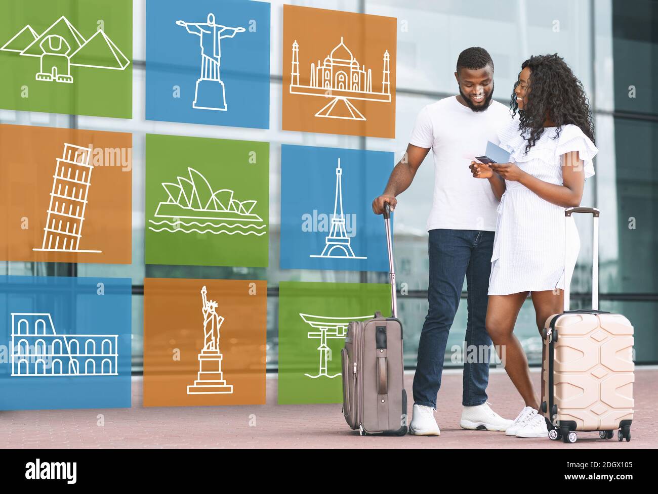 Couple Holding Tickets Stehen Am Flughafen, Collage Mit Touristischen Orten Stockfoto